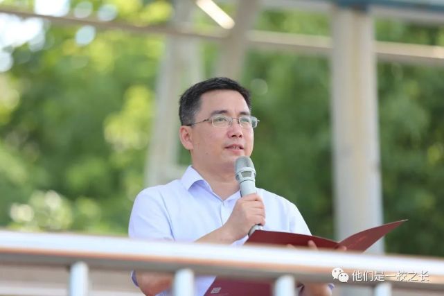 颛桥中学校长李卫军:用"情"书写教育人生