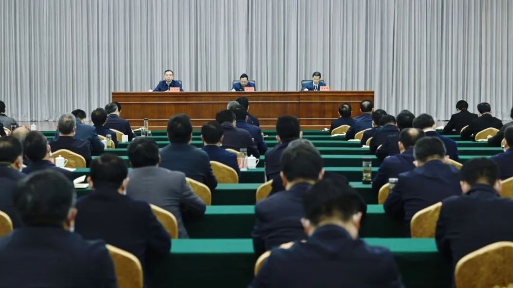 万正峰任濮阳市委书记