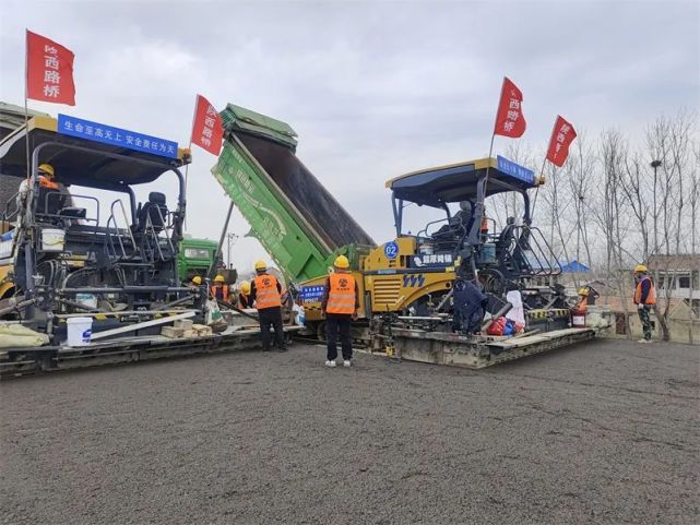 合周高速寿县至颍上段项目进入路面施工阶段