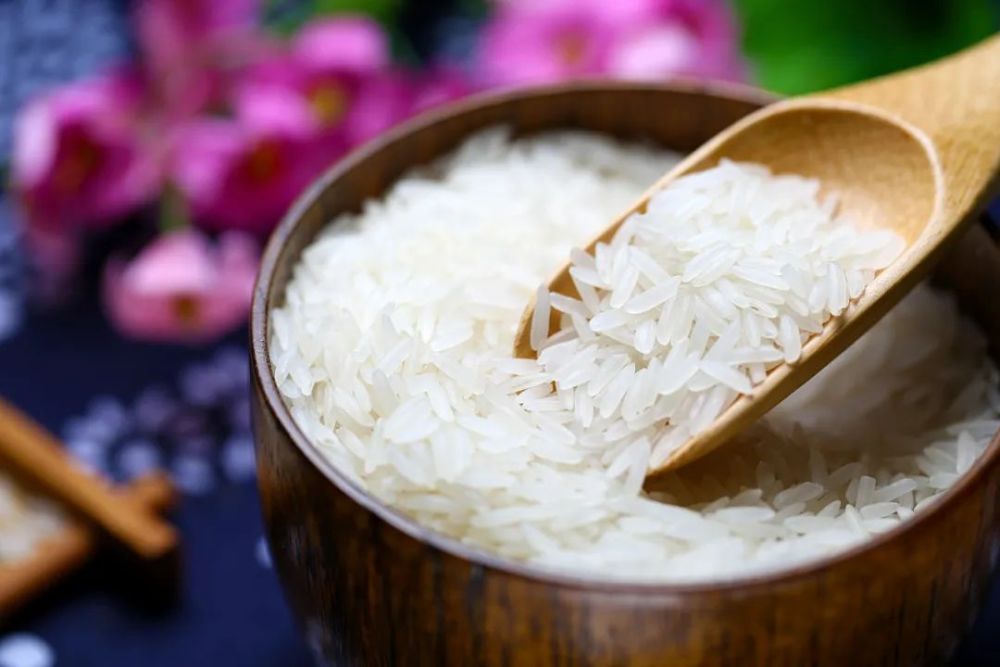 “泰国香米”竟是香精勾兑而来！怎么回事？4招教你选好大米！