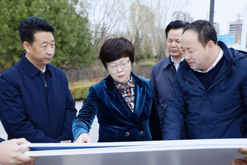 王旭在崆峒区调研城市项目建设时强调高质高效推进项目建设不断提升