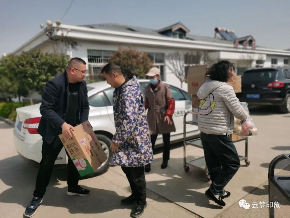 3月15日,县委宣传部,云梦县新时代文明实践指导中心相关负责人,将爱心