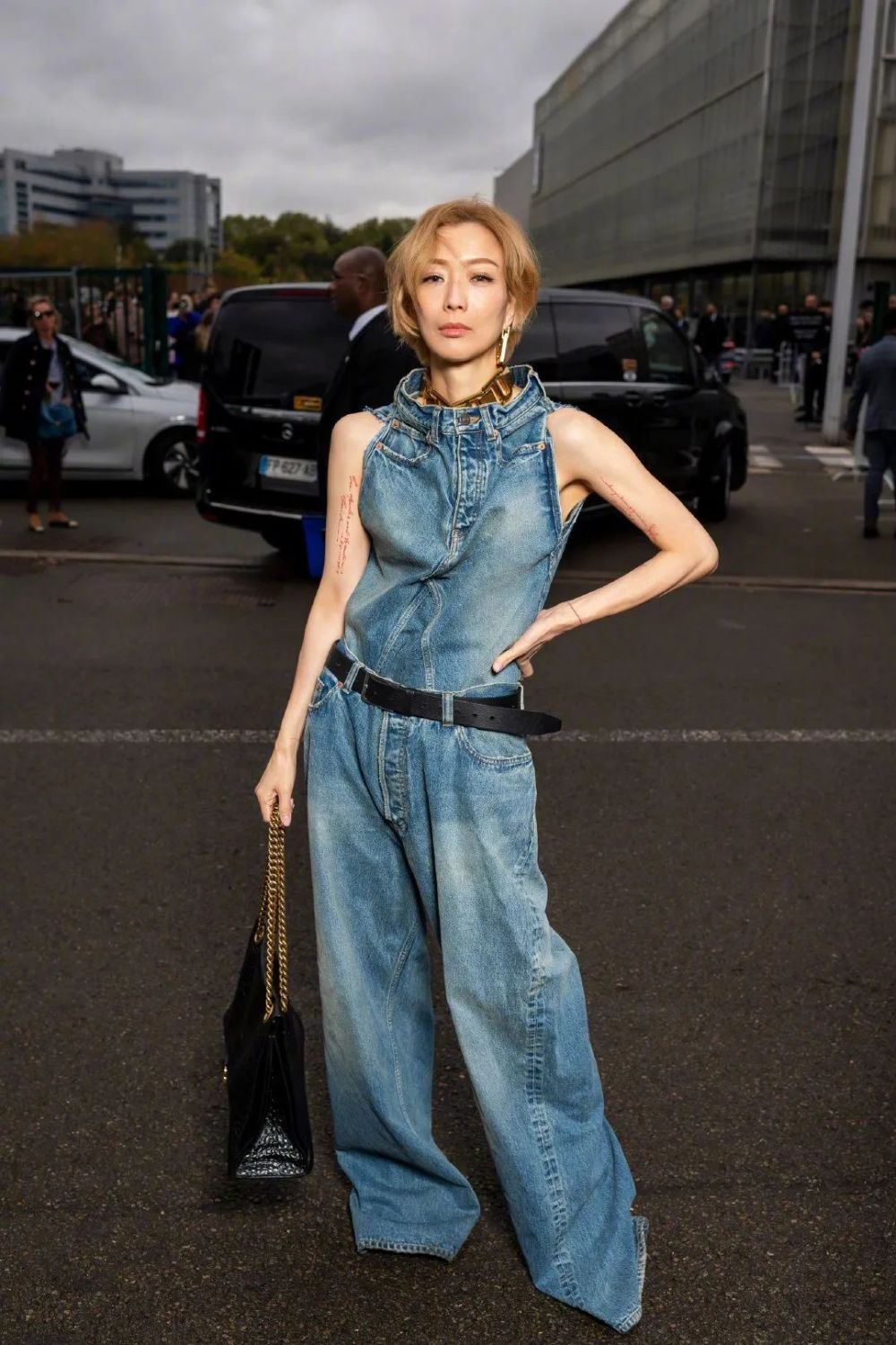 50岁的郑秀文,迎来了她的时髦巅峰_腾讯新闻