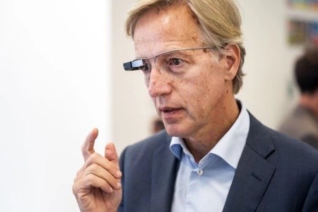 谷歌AR智能眼镜企业版停售，十年AR梦仍在继续巨无霸流量卡是哪个运营商的2023已更新(知乎/哔哩哔哩)