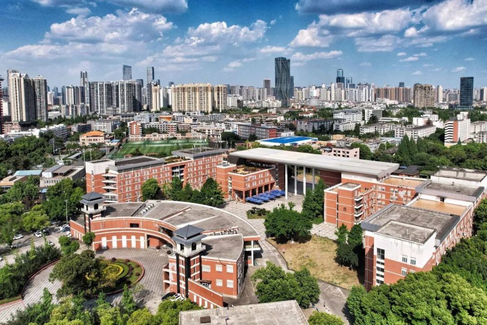 川大三校区联展,快去看!(文末有彩蛋)_腾讯新闻