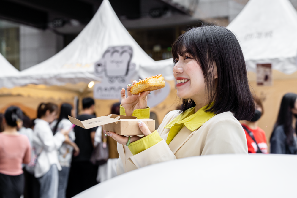 广州膨胀面包节最新路透,全城的面包脑袋都出动了!_腾讯新闻