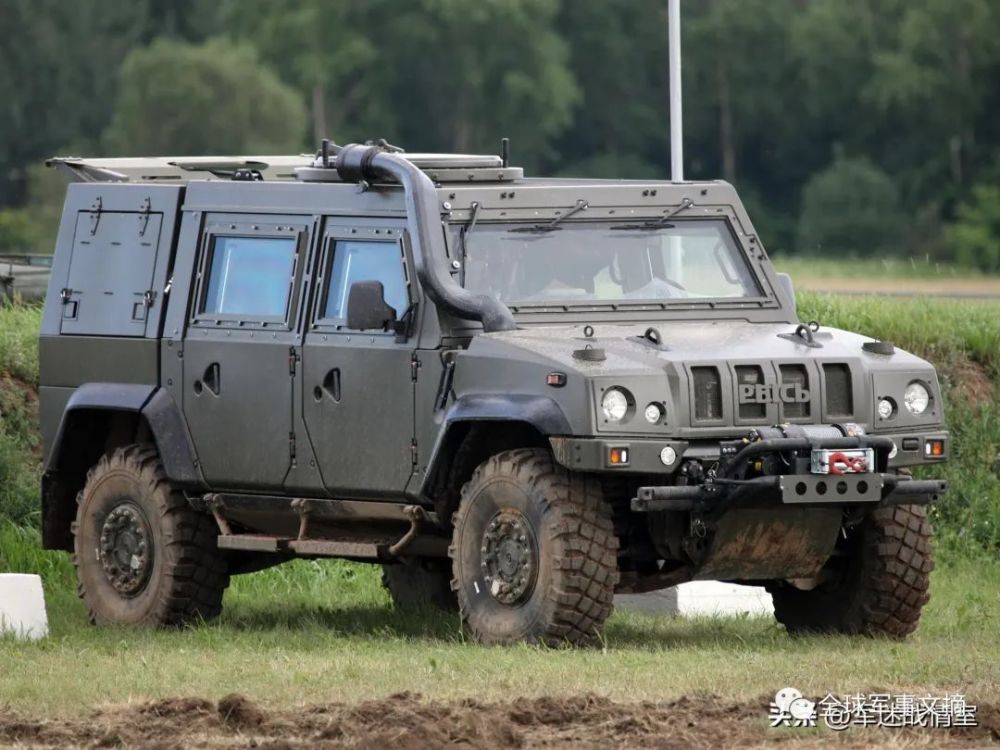 比利時啟動向烏克蘭交付捐贈的大量裝甲車和卡車_騰訊新聞