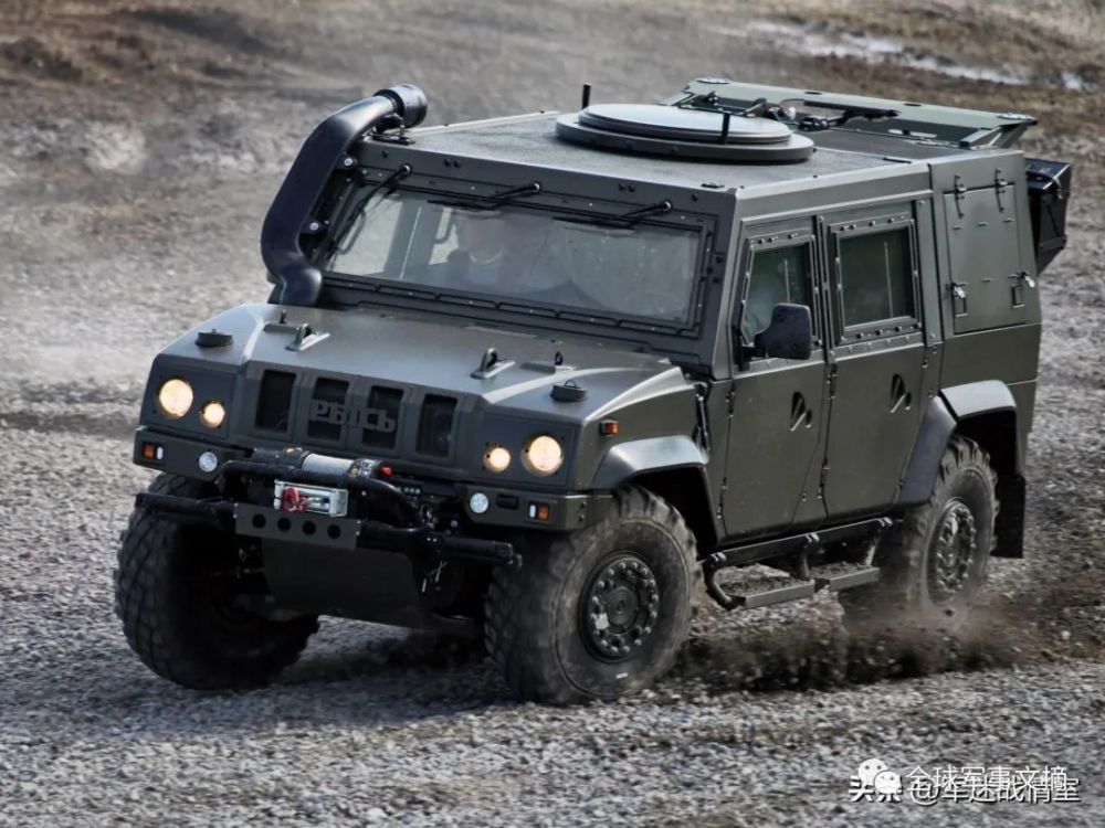 比利時啟動向烏克蘭交付捐贈的大量裝甲車和卡車_騰訊新聞