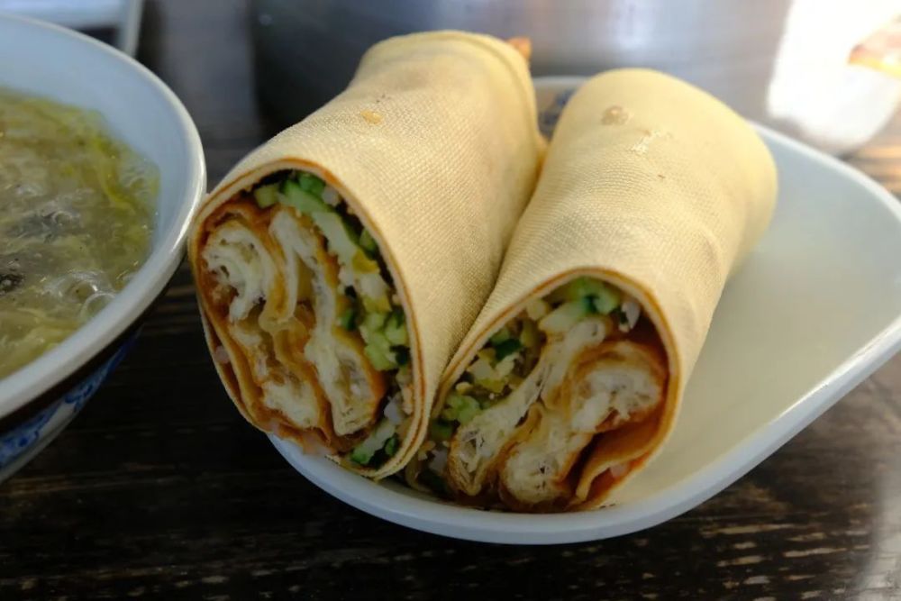 千张卷油条阜阳蛋卷安徽特色奶茶店 装修很洋气