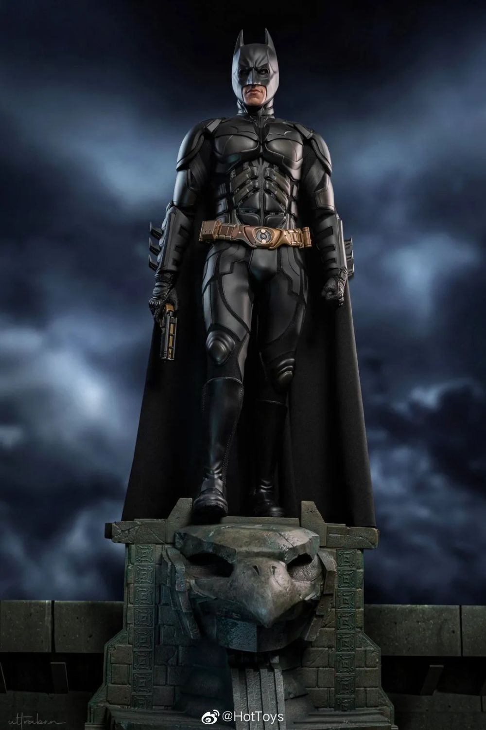 ht新版1/4贝尔蝙蝠侠出货了!_腾讯新闻