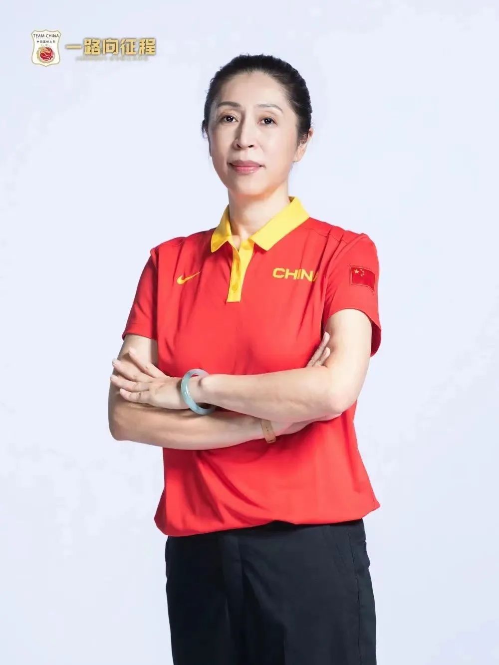 成为郑薇女篮国家队的首位女性主教练背后