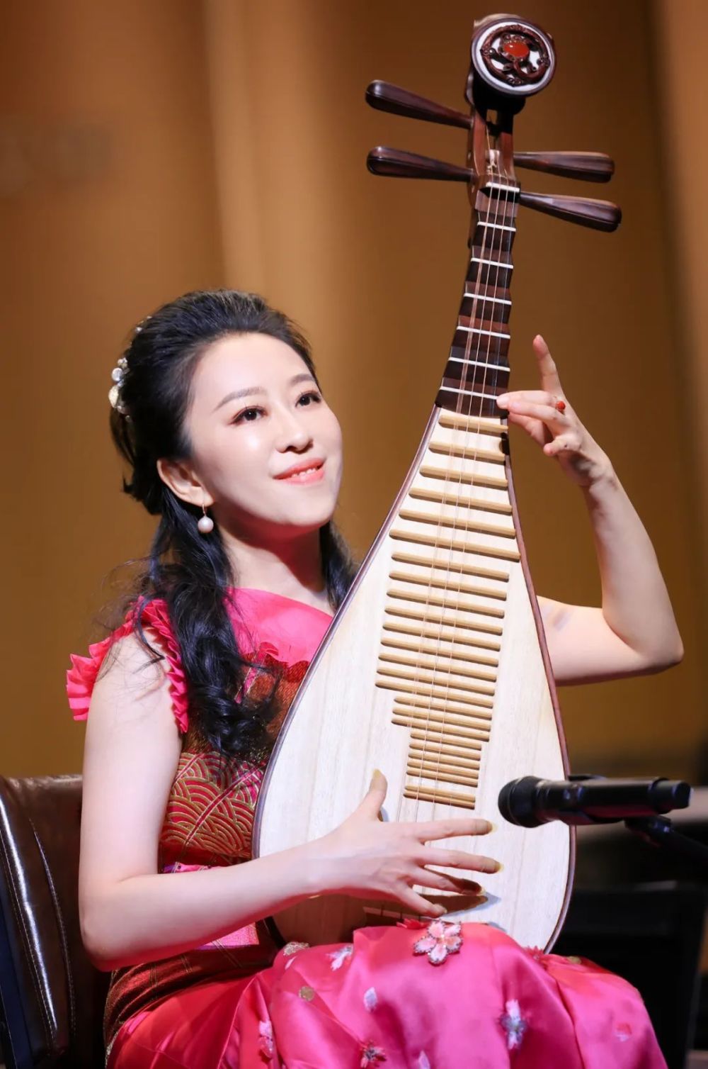 《福吉天长》,由中央民族乐团团长,首席琵琶演奏家赵聪倾情演绎,完美