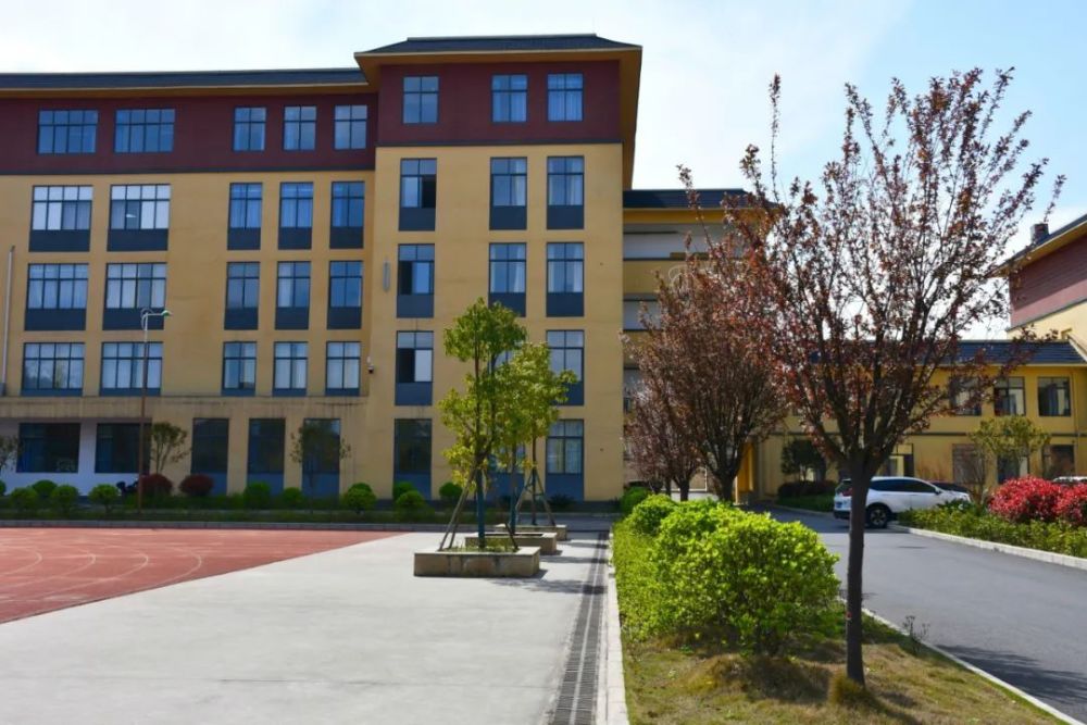 织金县第十小学走!