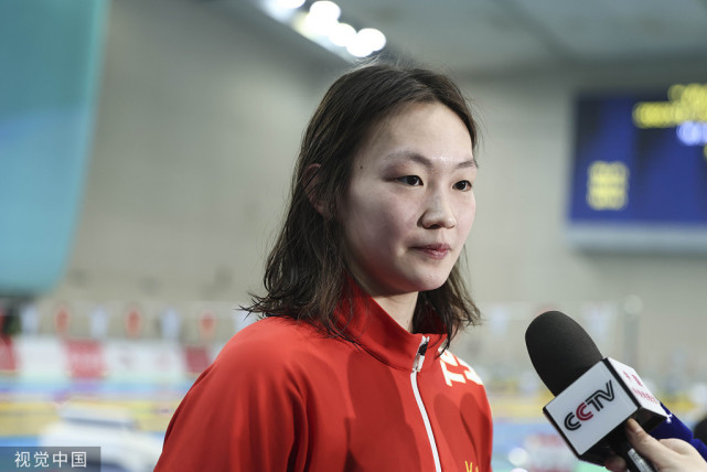 四次登上冠军领奖台 李冰洁笑着说:要是奥运能这样就好了