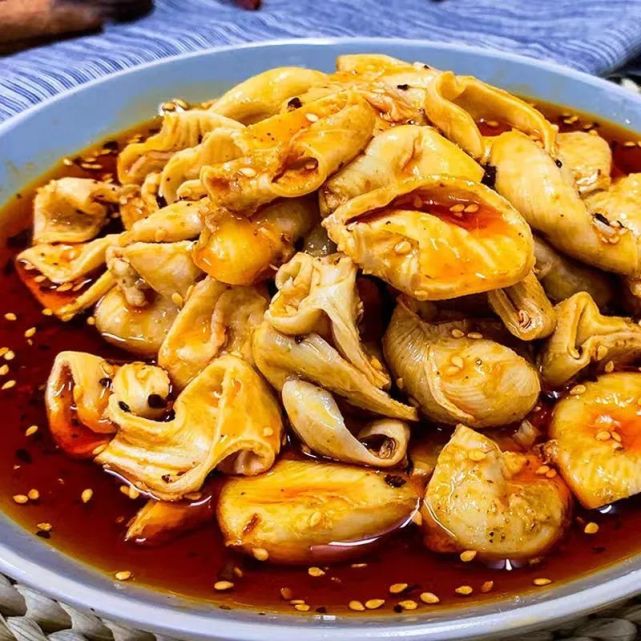 被成都人独宠的凉拌鸡肚,好吃到汤汁都要拌面