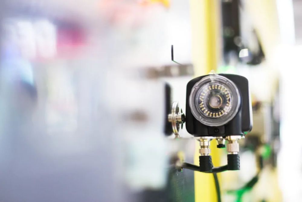 ChatGPT来袭，未来职业格局会变吗？年轻人恋爱为何不够主动？这些因素你得知道...