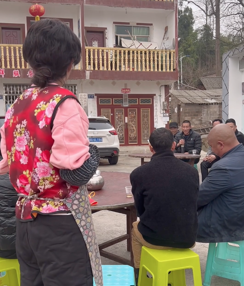 王二娘儿子的订婚宴,村里的朋友都到了,就差你了|贵州交警系列短剧