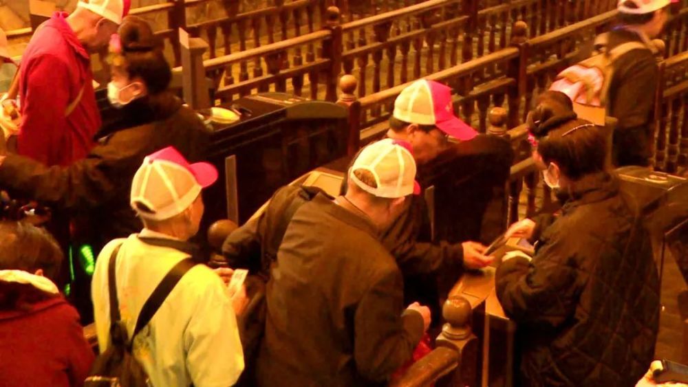 资讯｜西江千户苗寨：特色旅游专列 为旅游经济复苏“加速度”