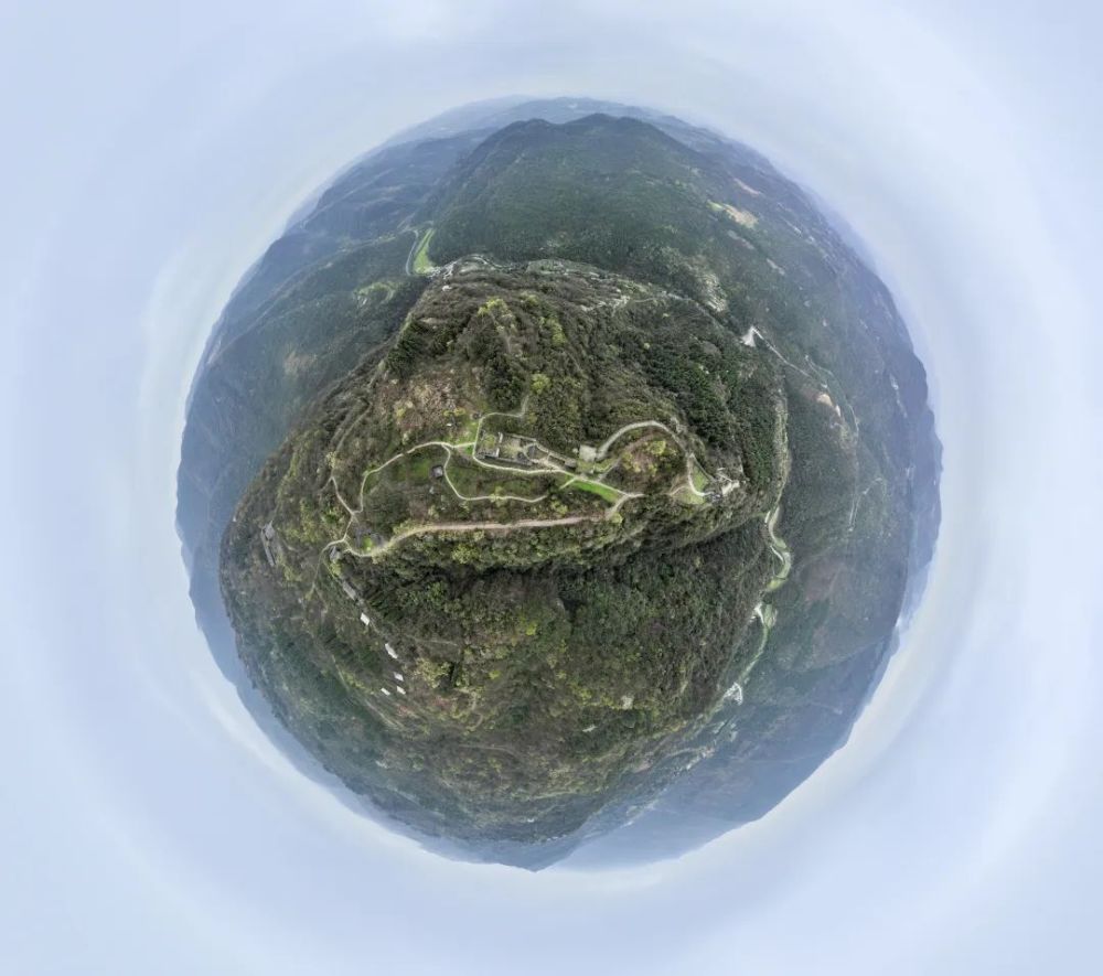 聚焦探访石头堆上的世界遗产海龙屯