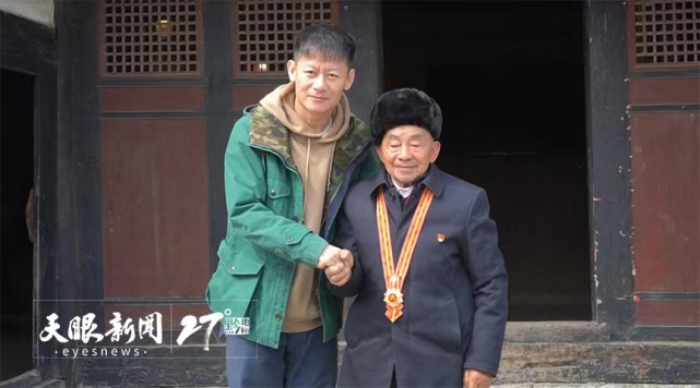 “黄大发”拜访黄大发——电视剧《高山清渠》创作团队走进团结村_腾讯新闻