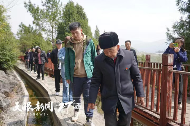 “黄大发”拜访黄大发——电视剧《高山清渠》创作团队走进团结村_腾讯新闻