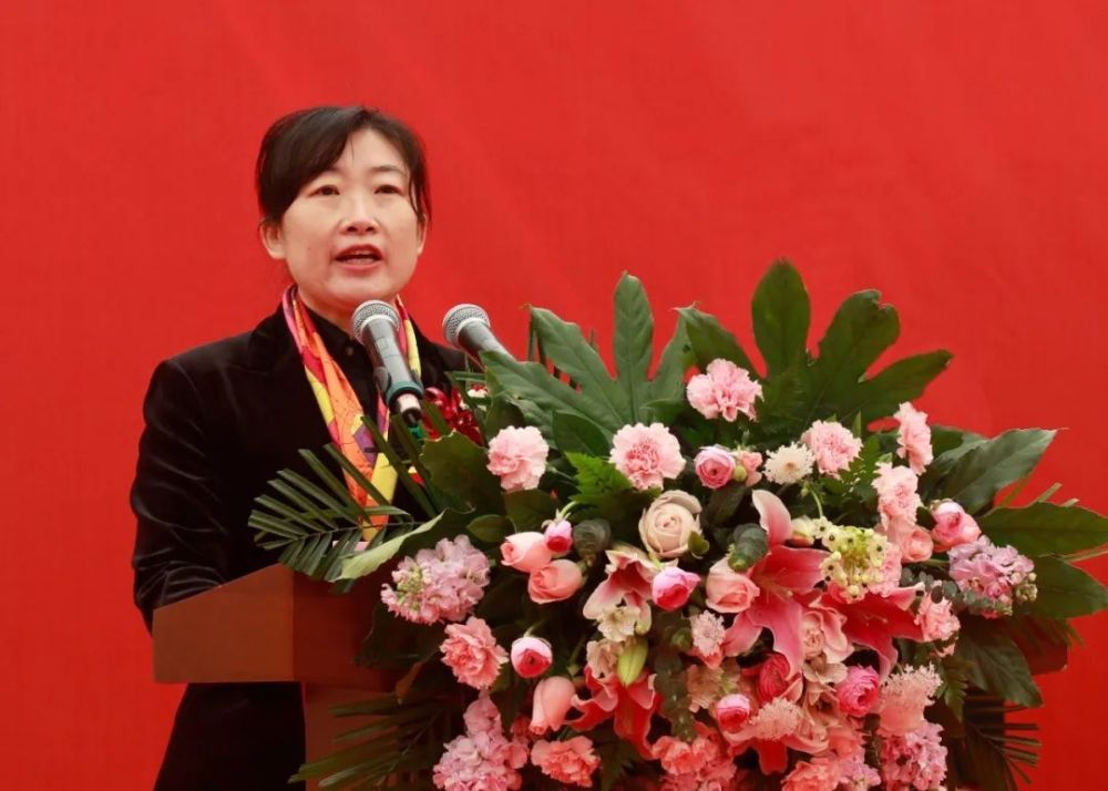 佟欣在揭牌仪式上致欢迎词.