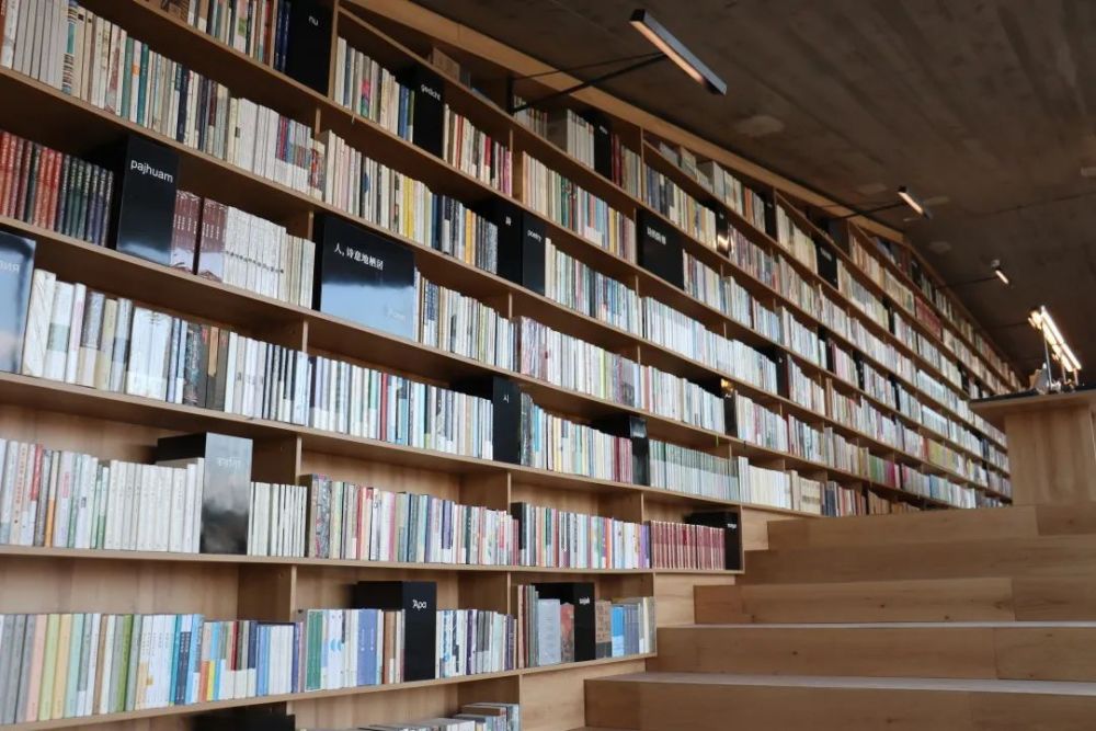 探·西南联大先锋书店_腾讯新闻