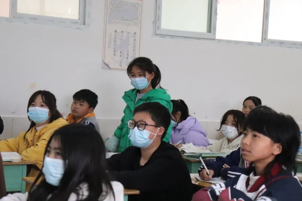 内江市第十一中学余淑贞扎根乡村教育,坚守三尺讲台.