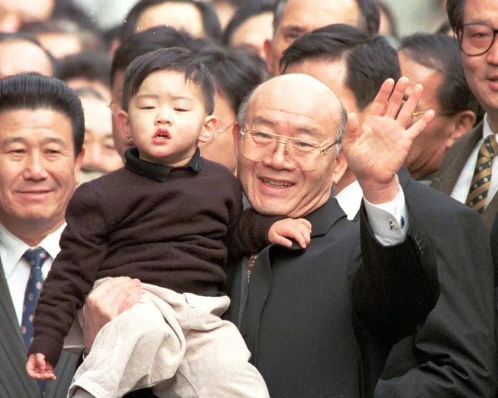 韩国前总统孙子大曝家族黑料:全斗焕是杀人犯,全家都是恶魔_腾讯新闻