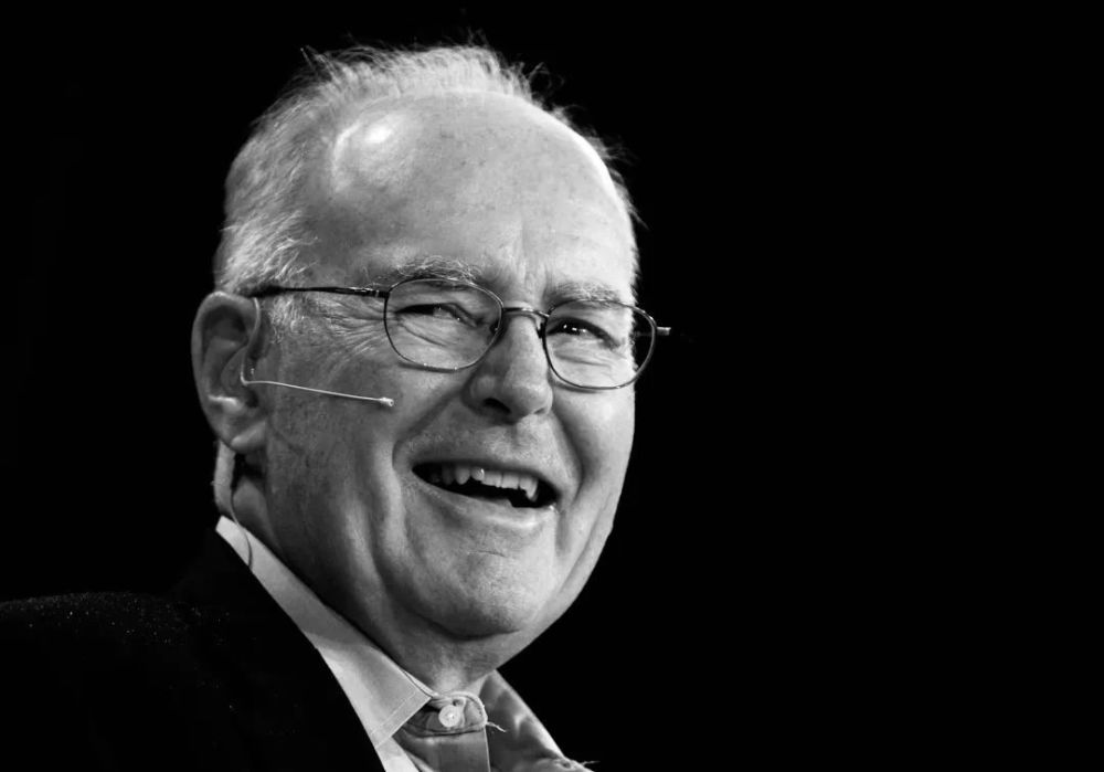 英特尔联合创始人戈登·摩尔去世,曾提出"摩尔定律"_腾讯新闻