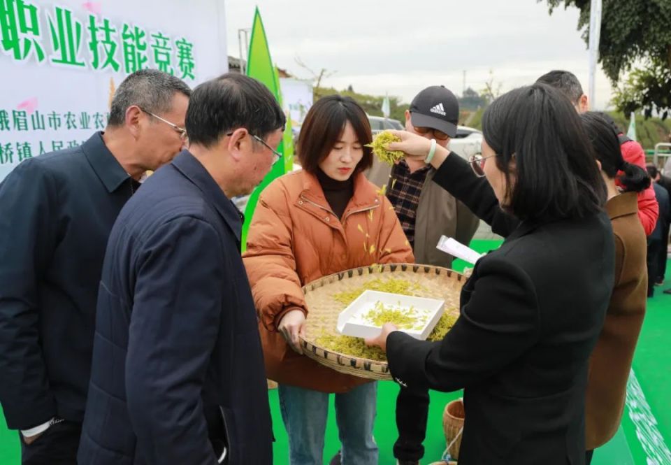 峨眉手工制茶高手争霸最终夺得冠军是