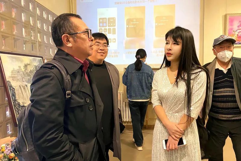 青年藝術家李欣個人藝術展暨南開大學文創藝術師生展啟幕