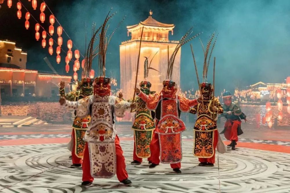 婺源傩舞俗称"鬼舞"或"舞鬼",历史悠久,原始的傩舞可追溯至春秋战国