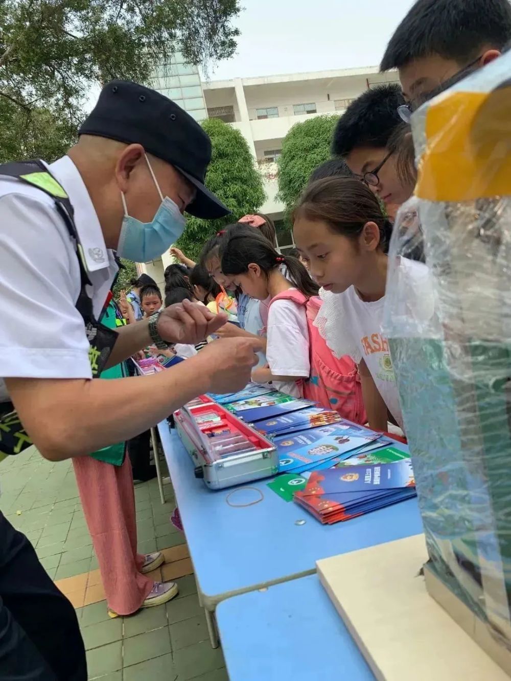 結合真實生動的案例,真正把禁毒,反詐,防溺水以及校園欺凌,防電信詐騙