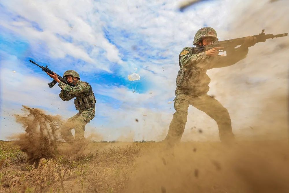 特战八连(特战八连天狼突击队)