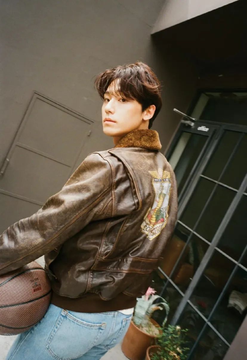 看完《黑暗荣耀》被李到晛迷倒?