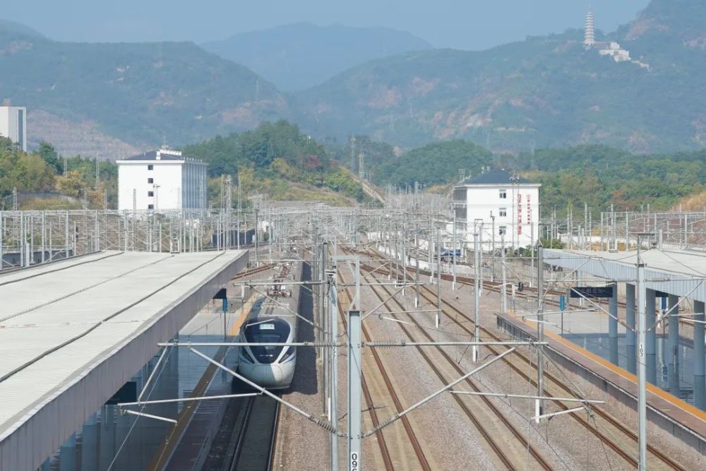 4月1日起昌福客专推出计次票定期票