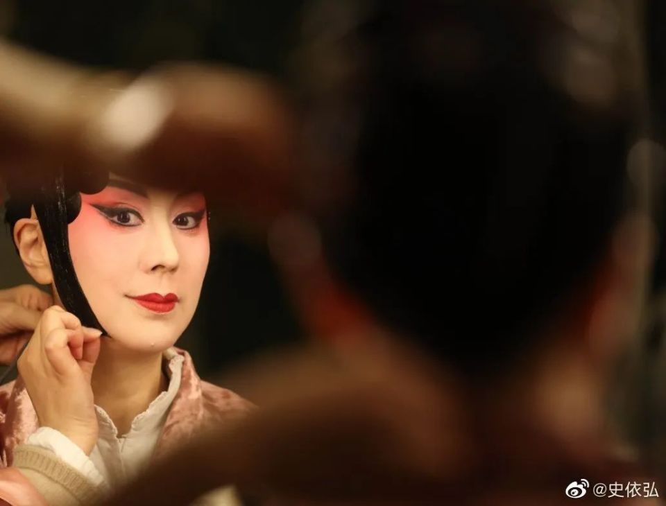 印象对话梅派大青衣史依弘走近她的台上和台下