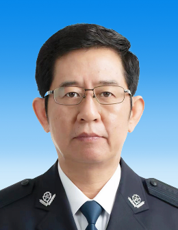 王志忠公开履历显示,王志忠曾长期在公安部任职,曾任警卫局办公室主任