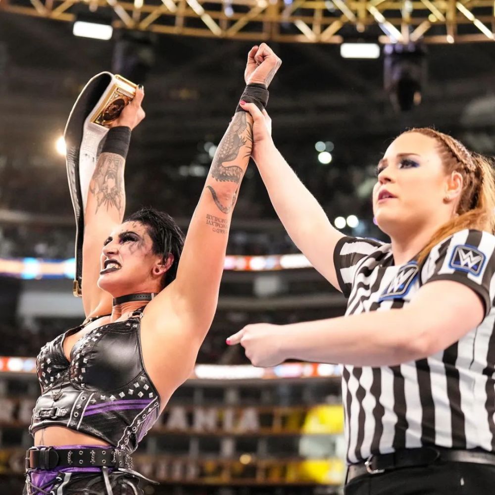 2023摔跤狂热大赛第一日|新任最毋庸置疑wwe双打冠军诞生_腾讯新闻