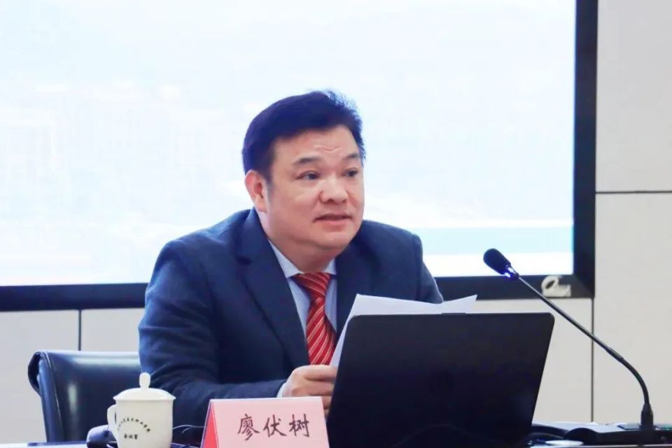 丁峰同志任泉州工艺美术职业学院党委书记_腾讯新闻