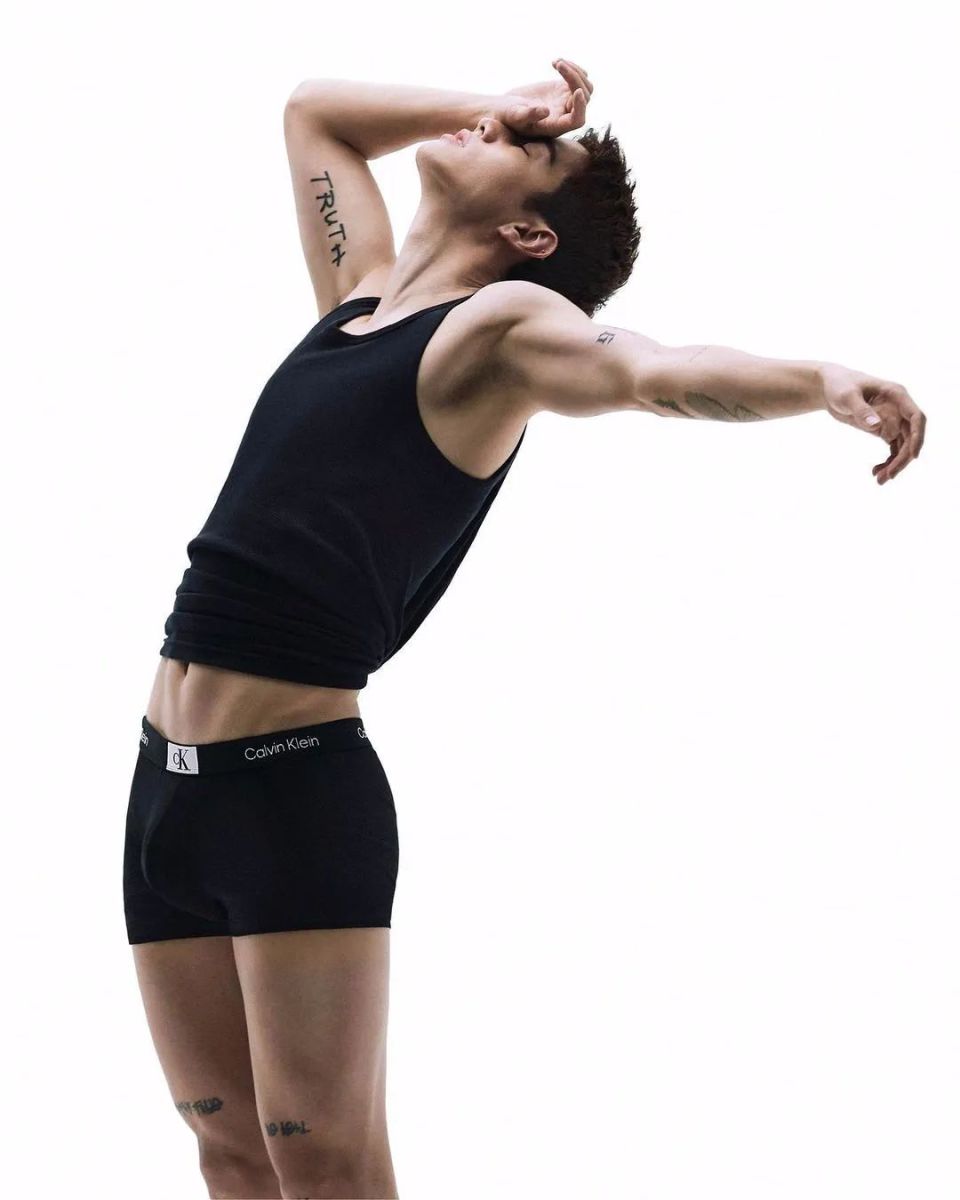 不仅仅是辣妹的专属,ck"男模"大片这波是开挂了?