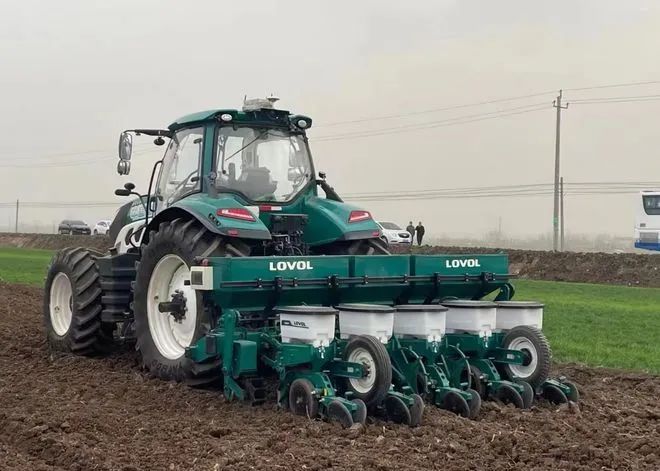 郯城县无人驾驶机械化精播开启农耕新时代