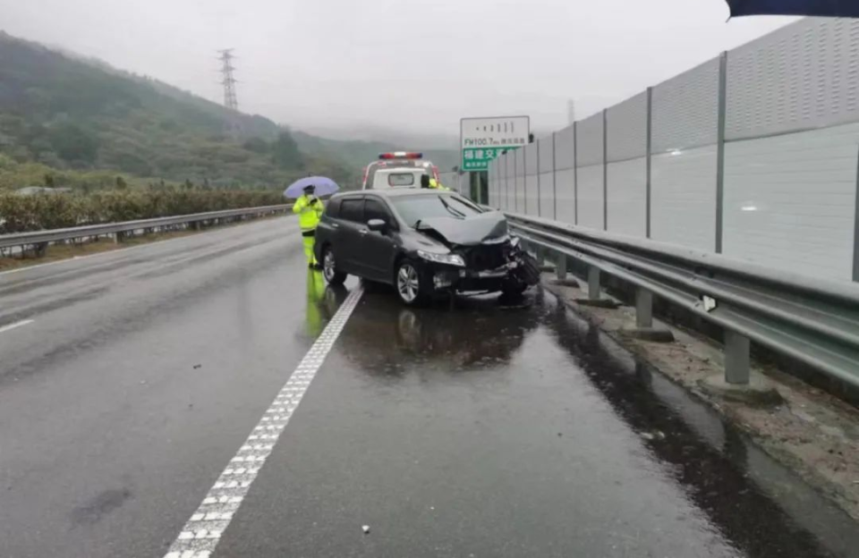 雨天高速碰碰車多是因為這個下意識動作