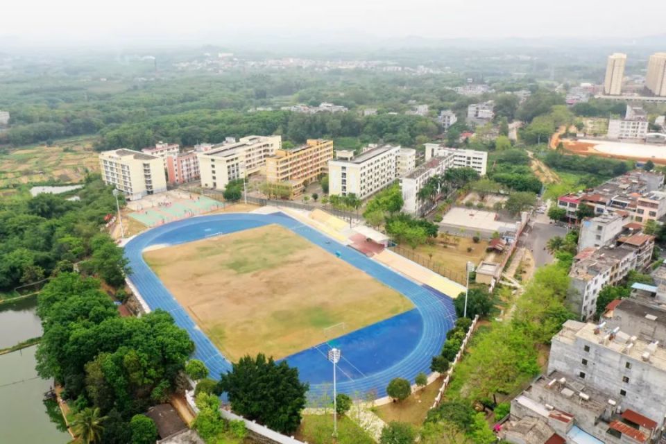 儋州教育巡礼市民族中学特色教育打造民族特色学校