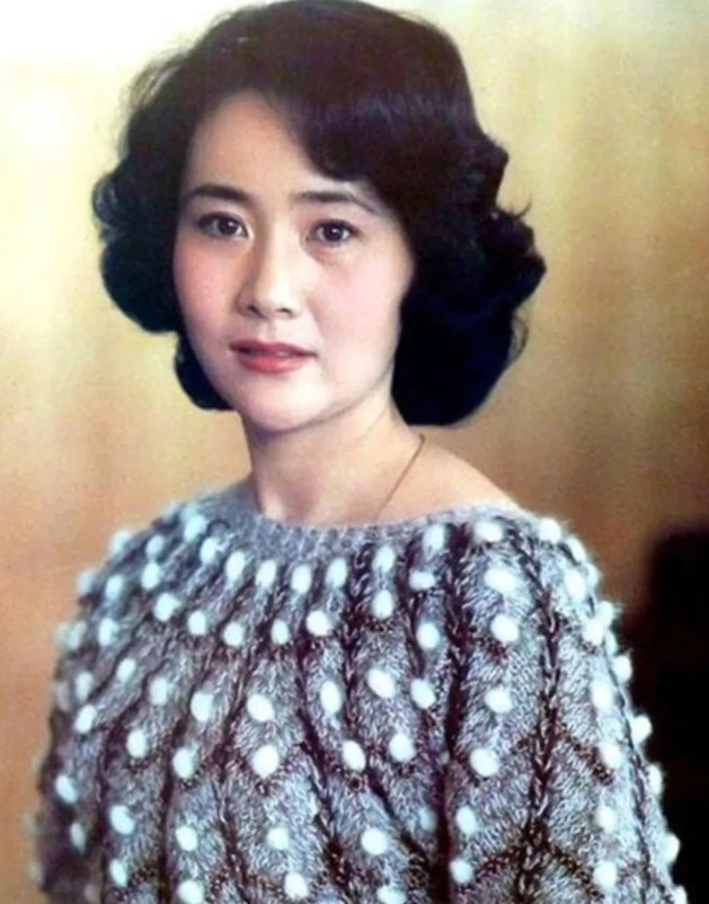 《可凡倾听》|走近电影演员顾永菲:岁月浮沉见芳华_腾讯新闻