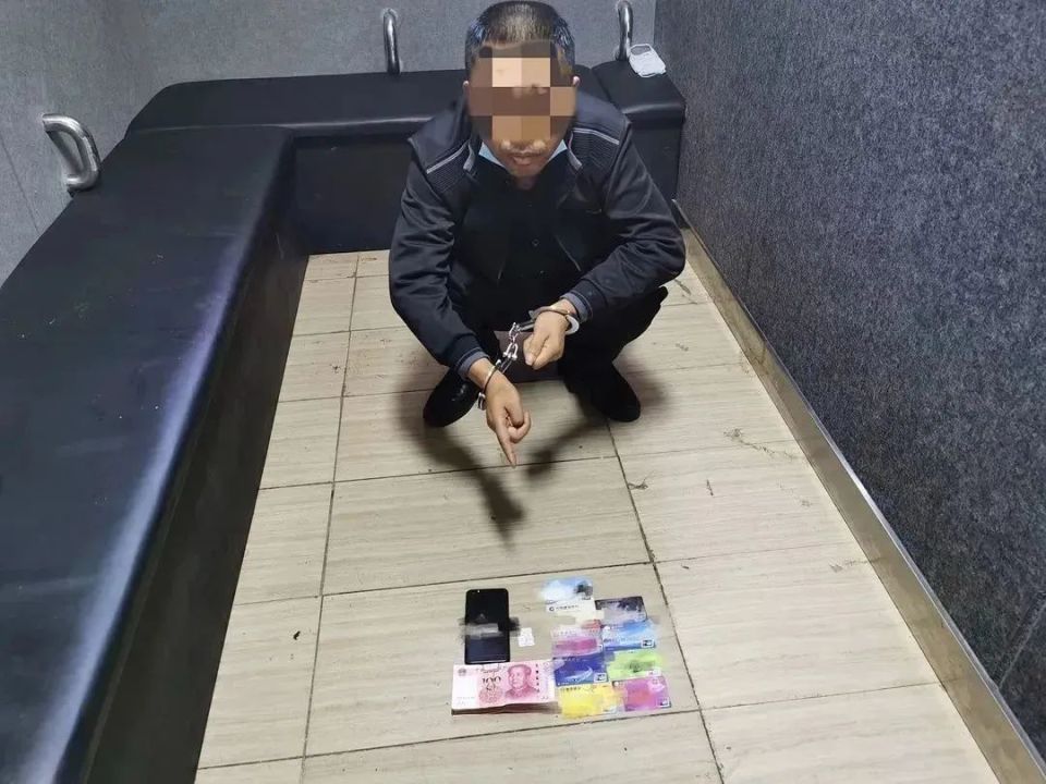 现场发还150000元现金