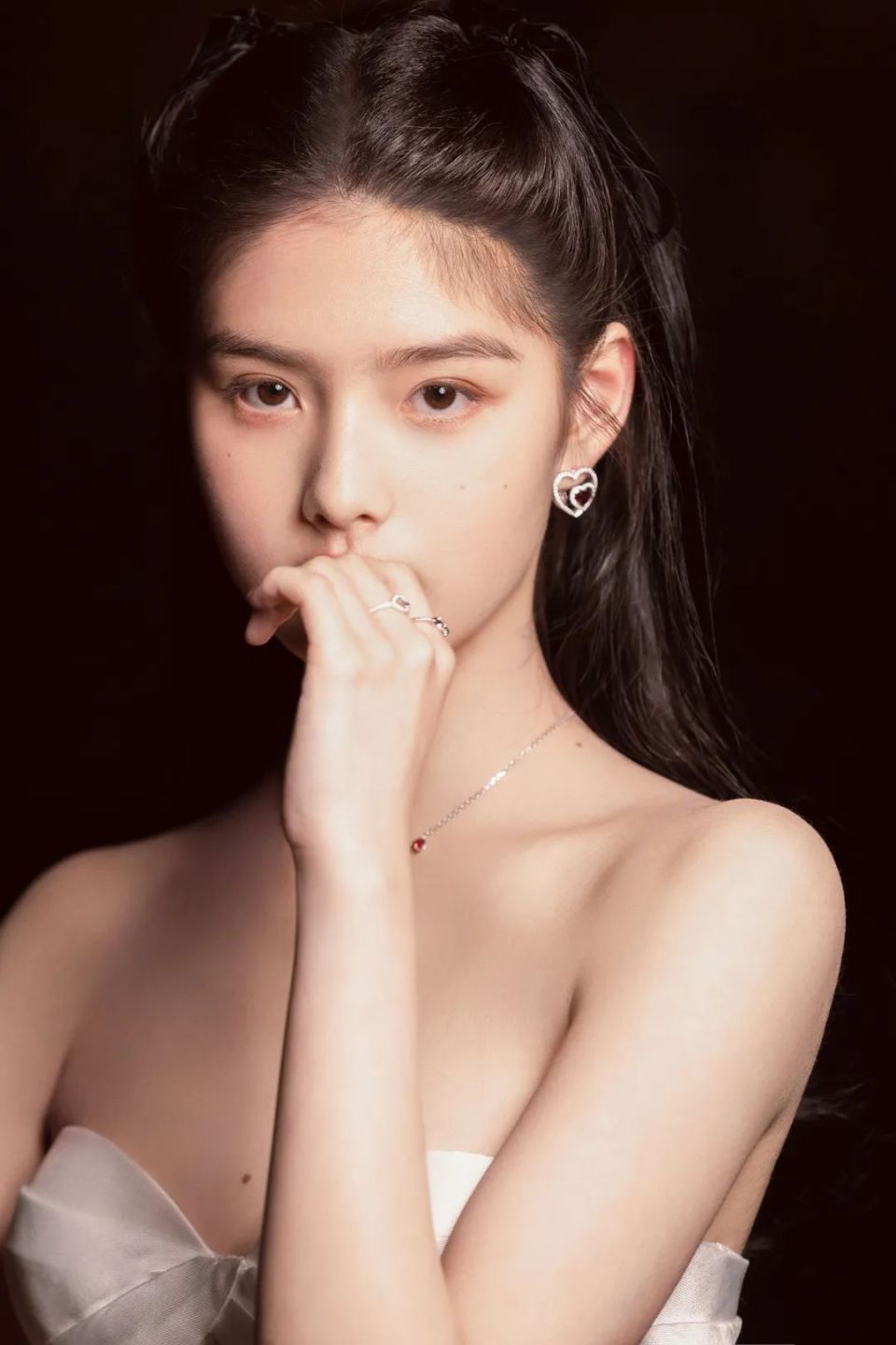 艾米亮相fred斐登高级珠宝晚宴