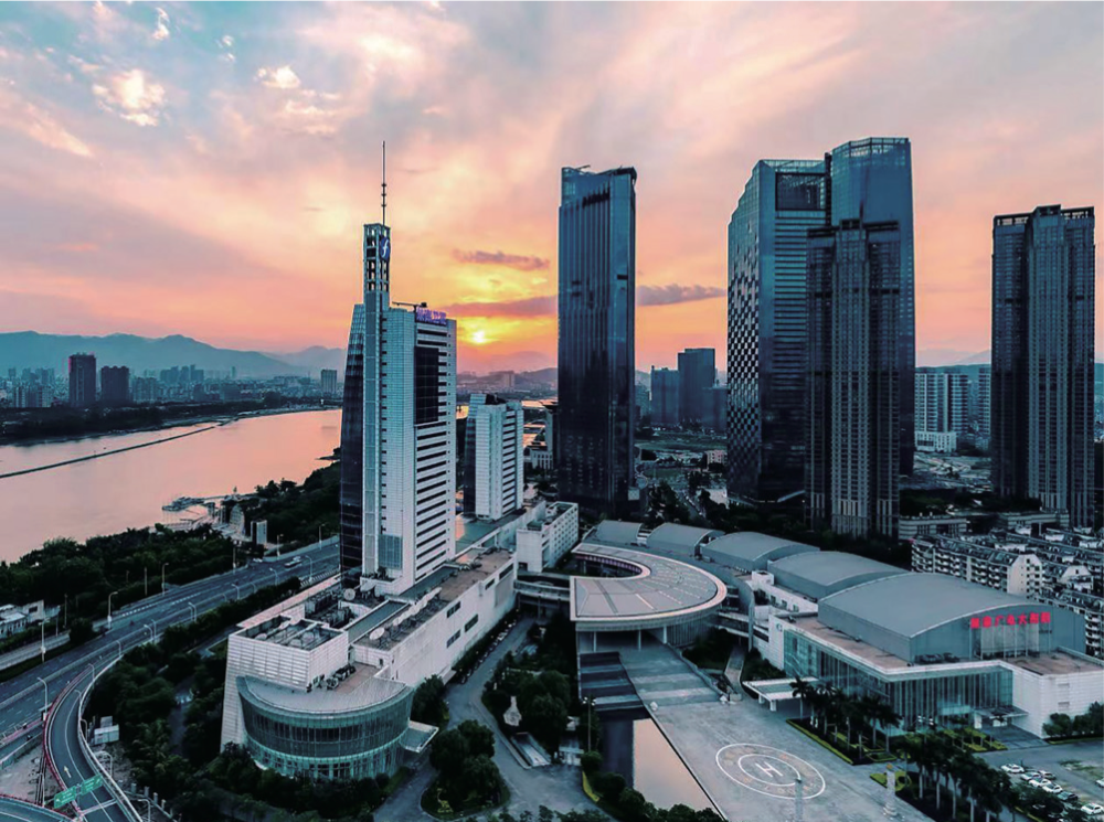 福建广播电视中心屹立在闽江北岸,远眺像一艘乘风破浪的帆船,是省会