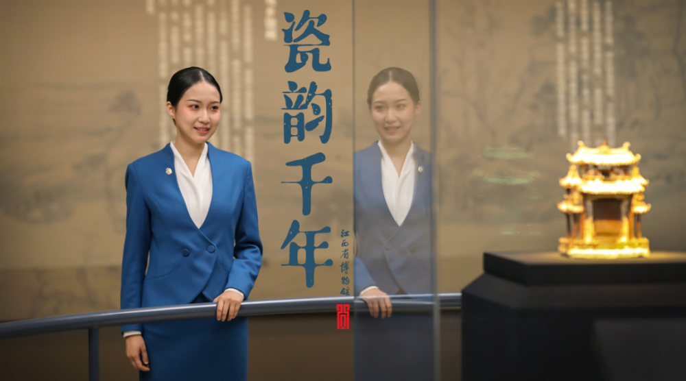 无产者宁波博物院孙  悦"砚"遇千年——鎏金银嵌宝石神兽铜砚盒南京博